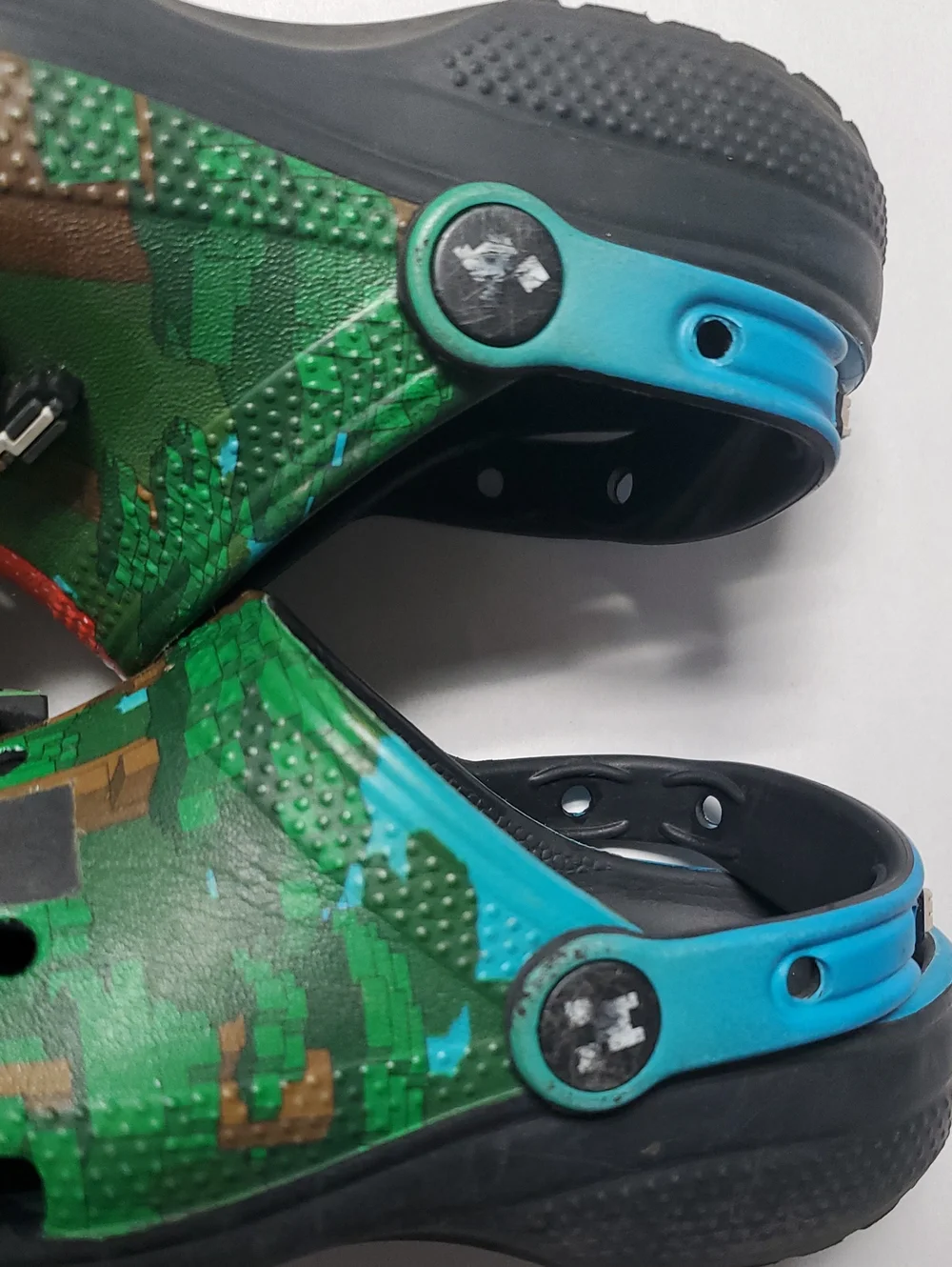 CROCS Classic Minecraft Kids Clogs Size 13 Gaming Casual School
